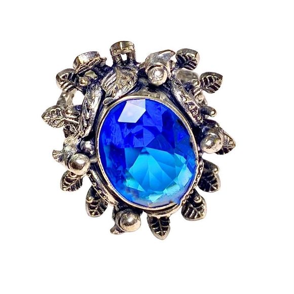 Blue Topaz Gemstone in an Exceptional Handcrafted 925 Stamped Silver Ring (7.5) - Picture 5 of 8